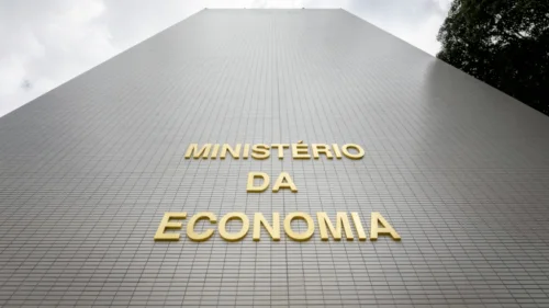Falha no Ministério da Economia expõe dados de 20 mil brasileiros